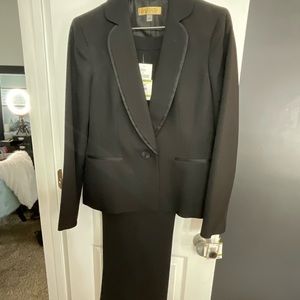 Kasper 2 piece lined women’s suit